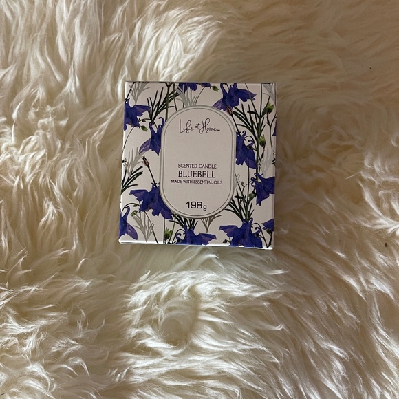 BNIB Life at Home Bluebell candle - Picture 1 of 1